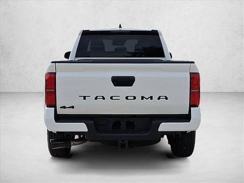 Used 2025 Toyota Tacoma SR5 AWD/4WD image 7