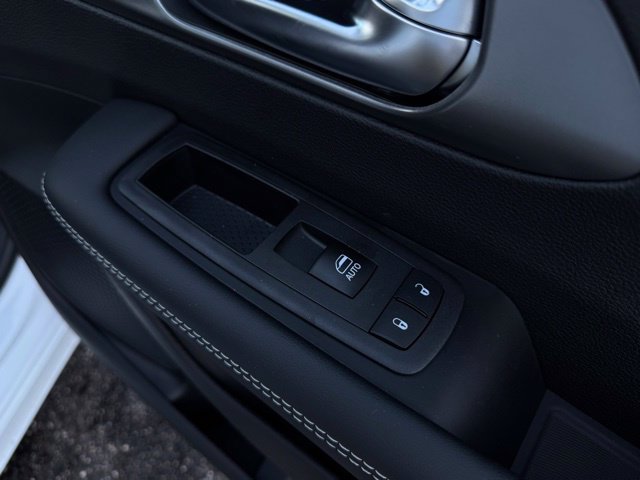 New 2026 Chrysler Pacifica Select AWD/4WD image 16