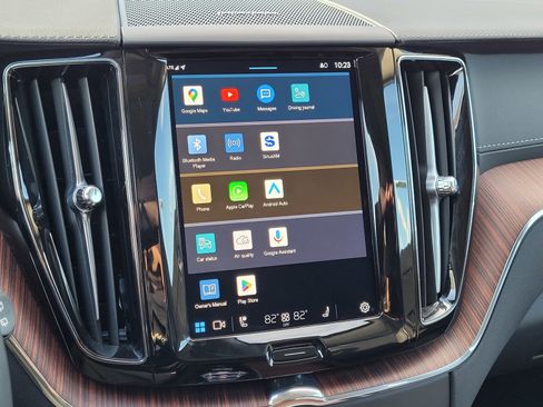 Certified 2024 Volvo XC60 T8 Ultimate w/ Protection Package Premier image 23