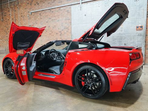 Used 2019 Chevrolet Corvette Stingray Coupe w/ Carbon Flash Badge Package RWD image 27