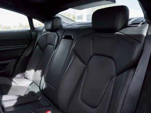 Used 2021 Porsche Taycan 4S image 43