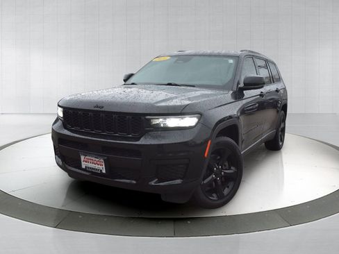 Used 2021 Jeep Grand Cherokee L Laredo image 1