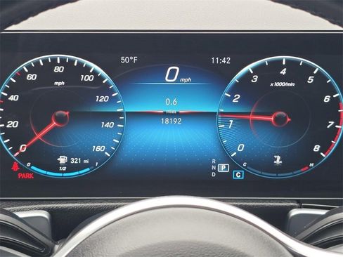 Used 2023 Mercedes-Benz GLB 250 4MATIC w/ Premium Package image 27