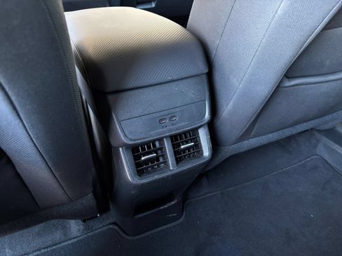 Used 2025 Chevrolet Equinox LT FWD image 21