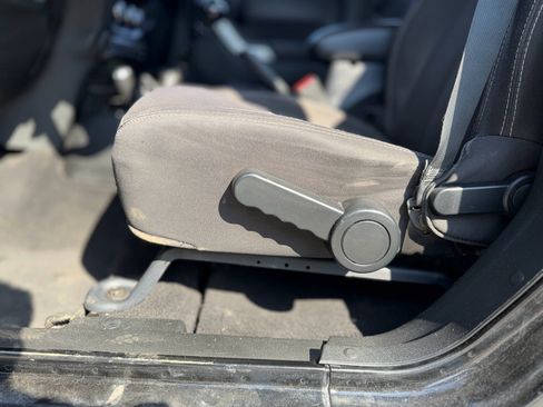 Used 2015 Jeep Wrangler Unlimited Rubicon AWD/4WD image 28