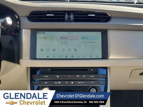 Used 2017 Jaguar XF Prestige image 26