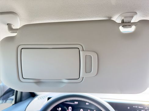 Certified 2026 Nissan Sentra SR w/ Floor Mat Package FWD image 30
