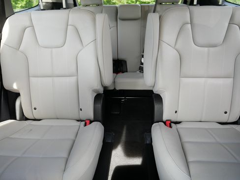 Certified 2024 Kia Telluride EX w/ EX Captain's Chair Package AWD/4WD image 13
