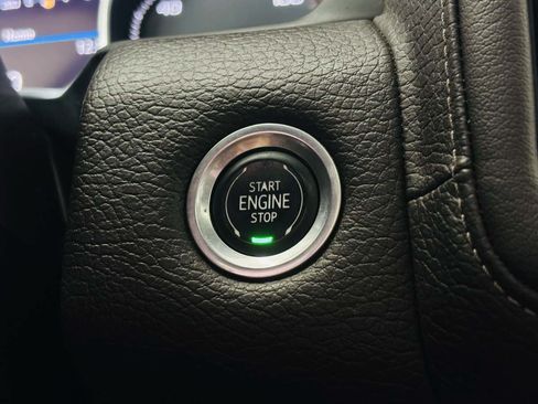 Used 2021 GMC Yukon XL Denali w/ Advanced Technology Package AWD/4WD image 57