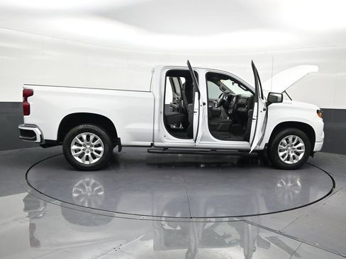 Used 2023 Chevrolet Silverado 1500 Custom RWD image 34