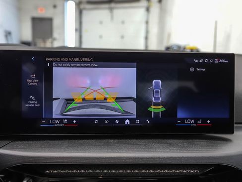 New 2026 BMW 330i xDrive Sedan w/ M Sport Package AWD/4WD image 19