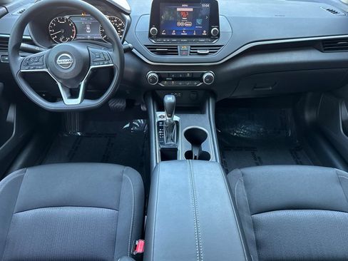 Used 2022 Nissan Altima 2.5 SV FWD image 14