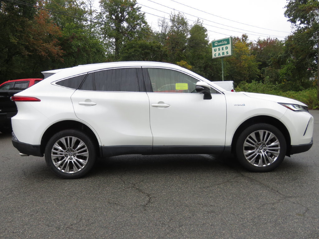 Used 2021 Toyota Venza XLE w/ Softex Package AWD/4WD image 4
