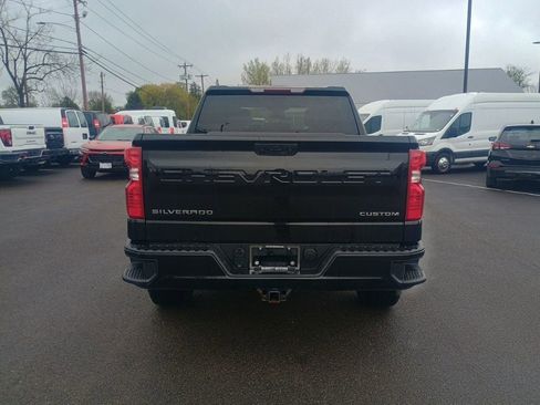 Used 2023 Chevrolet Silverado 1500 Custom AWD/4WD image 6