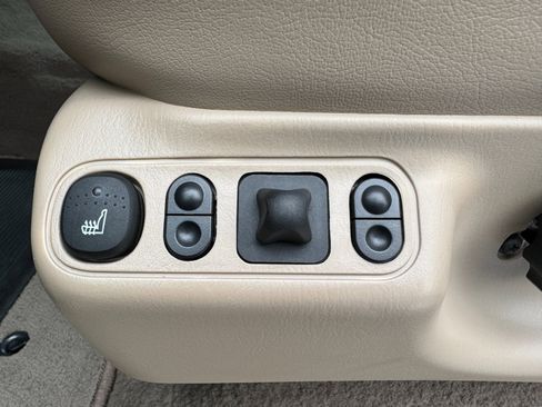 Used 2001 Ford F350 Lariat image 41