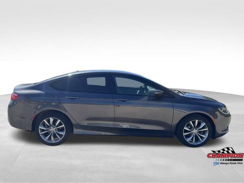 Used 2015 Chrysler 200 S w/ Comfort Group image 7