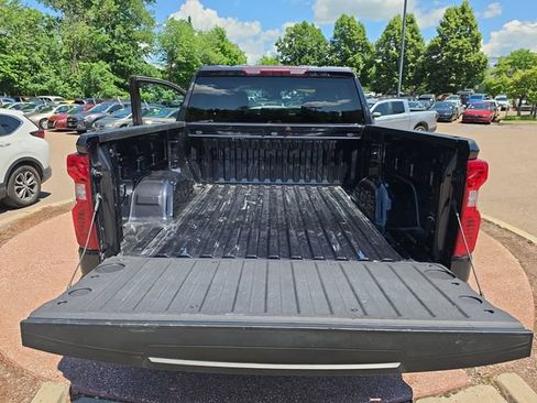 Used 2023 Chevrolet Silverado 1500 LT AWD/4WD image 19