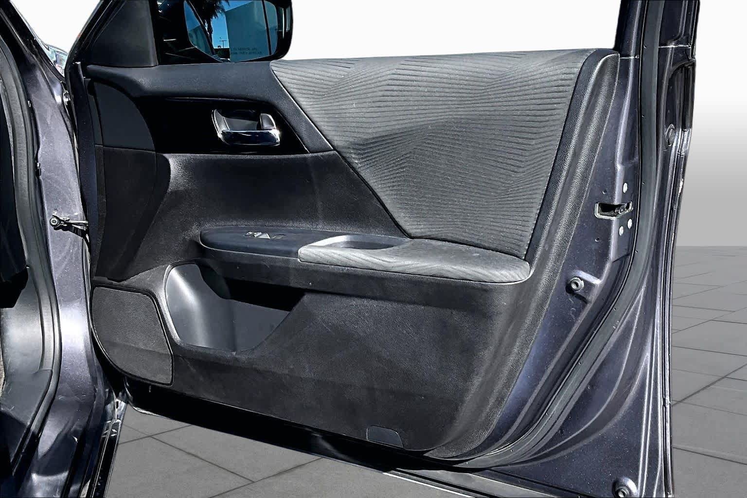 Used 2017 Honda Accord LX image 22