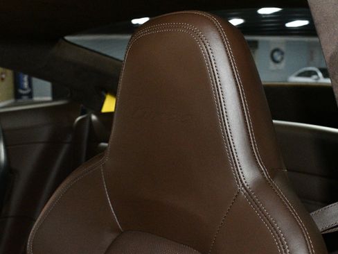 Used 2021 Porsche 911 Turbo image 9