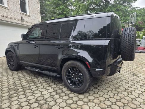Used 2026 Land Rover Defender 110 X-Dynamic SE AWD/4WD image 3