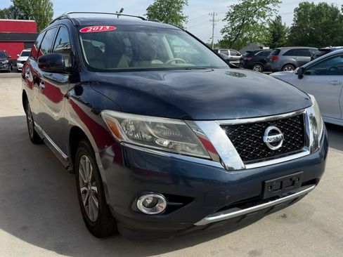 Used 2013 Nissan Pathfinder SL w/ SL Premium Pkg image 2