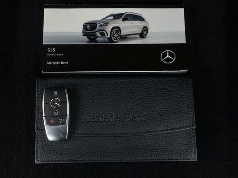 Used 2025 Mercedes-Benz GLS 450 4MATIC image 65