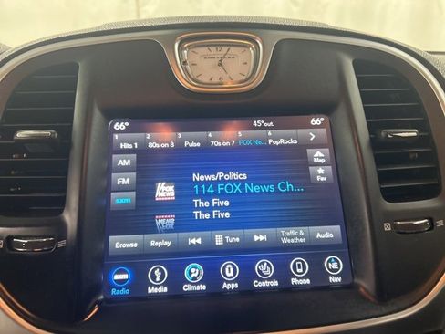 Used 2018 Chrysler 300 Limited w/ Safetytec Plus Group image 14