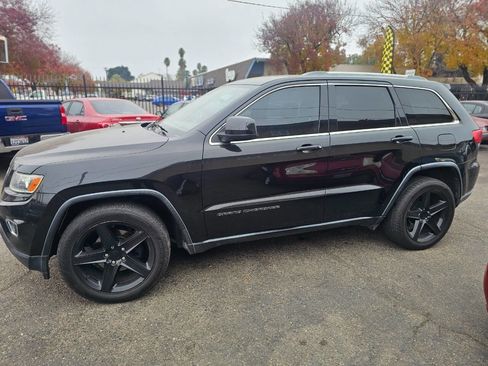 Used 2014 Jeep Grand Cherokee Laredo w/ Quick Order Package 23E image 6