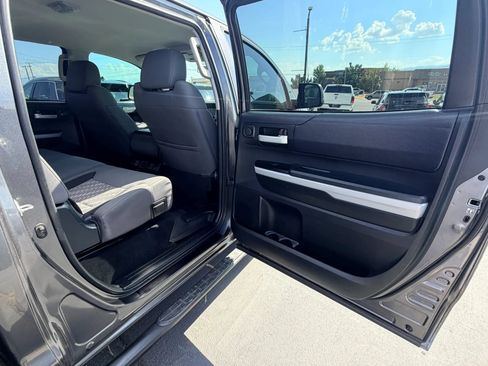 Used 2018 Toyota Tundra SR5 w/ TRD Off Road Package AWD/4WD image 20
