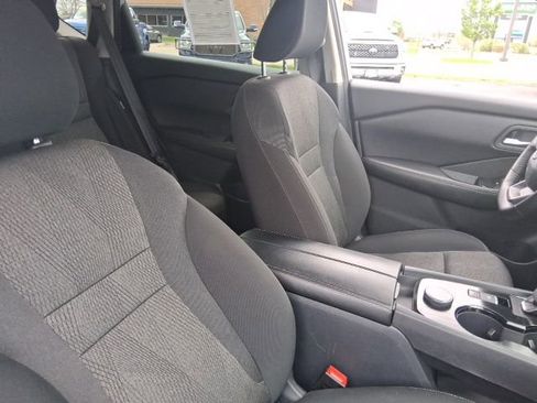 Used 2025 Nissan Rogue SV AWD/4WD image 14