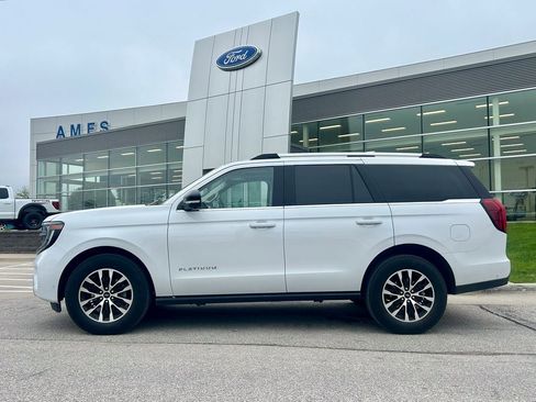 Certified 2025 Ford Expedition Platinum AWD/4WD image 3