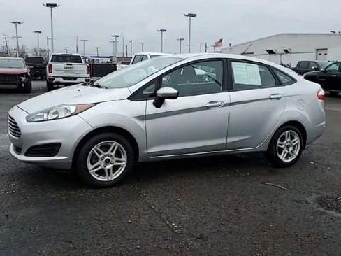 Used 2018 Ford Fiesta SE image 4