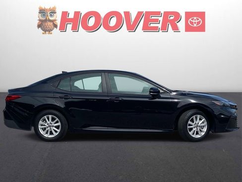 Used 2025 Toyota Camry LE FWD image 3