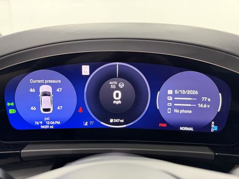 Certified 2025 Porsche Macan 4S Electric AWD/4WD image 51