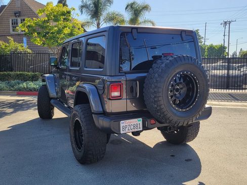 Used 2019 Jeep Wrangler Unlimited Sahara AWD/4WD image 2