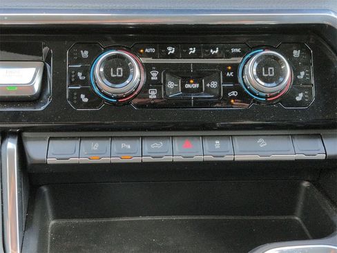 Used 2024 GMC Sierra 2500 Denali image 18