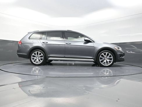 Used 2018 Volkswagen Golf Alltrack SEL AWD/4WD image 31