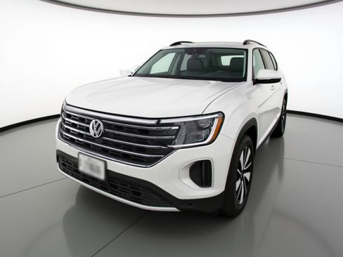Used 2025 Volkswagen Atlas SE image 3