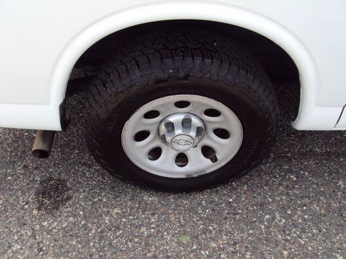 Used 2014 Chevrolet Express 1500 AWD image 37