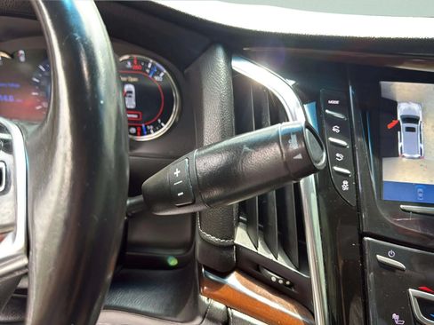 Used 2018 Cadillac Escalade ESV Luxury RWD image 20
