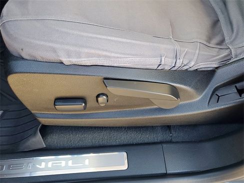 Used 2022 GMC Canyon Denali image 7