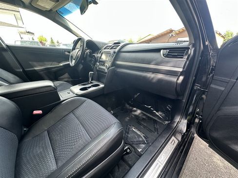 Used 2012 Toyota Camry SE FWD image 30