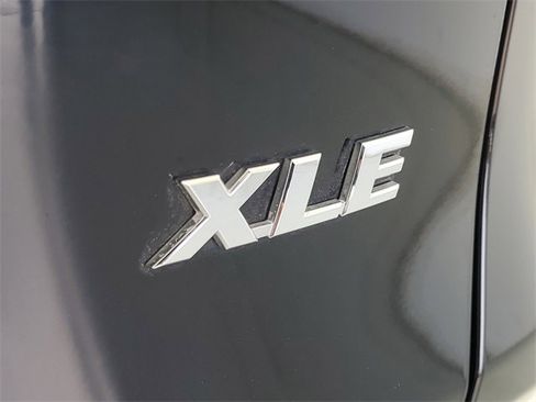 Used 2022 Toyota RAV4 XLE image 10