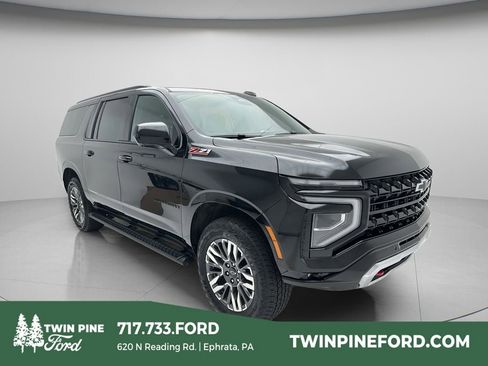 Used 2025 Chevrolet Suburban Z71 AWD/4WD image 1