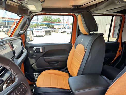 Used 2025 Jeep Gladiator Sport AWD/4WD image 15