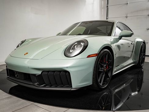 Used 2025 Porsche 911 Carrera GTS RWD image 19