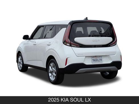 Used 2025 Kia Soul LX w/ LX Technology Package image 8