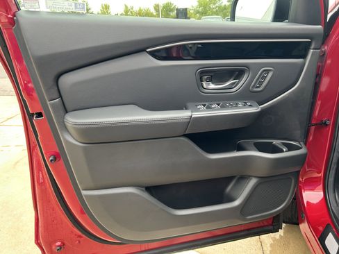 New 2025 Honda Pilot EX-L image 10