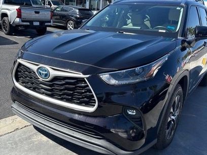 Used 2021 Toyota Highlander XLE