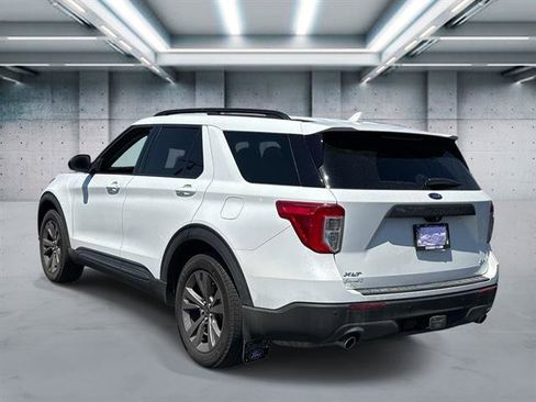 Used 2023 Ford Explorer XLT w/ Equipment Group 202A AWD/4WD image 27